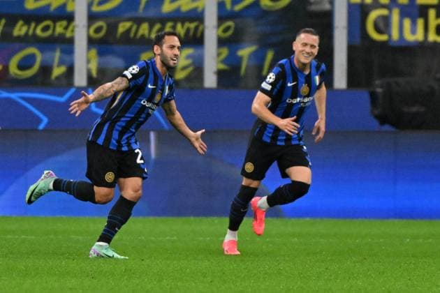 Foto IPP Roberto Ramaccia Milano 01 10 2024 Uefa Champions League 2024 2025 Inter vs Stella Rossa Nella foto Hakan Calhanoglu of FC Inter jubilates after scoring the goal 1-0 Italy Photo Press - World Copyright Milano italy  Copyright: xR4924_italyphotopressx