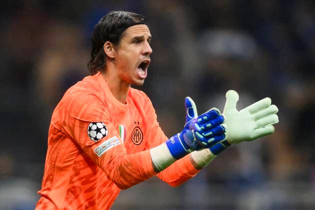 FC Internazionale v FK Crvena Zvezda - UEFA Champions League Yann Sommer of FC Internazionale gestures during the UEFA Champions League 2024 25 league phase football match between FC Internazionale and FK Crvena Zvezda. Milan Italy Copyright: xNicolòxCampox