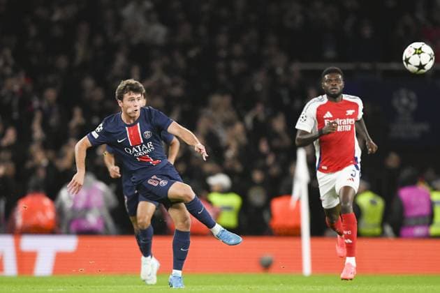 LONDON, ENGLAND - OCTOBER 1: João Neves of Paris Saint Germain looks to bring the ball down during the UEFA Champions League 2024 25 League Phase MD2 match between Arsenal FC and Paris Saint-Germain at Emirates Stadium on October 1, 2024 in London, England. FOOTBALL : Arsenal Vs Paris Saint-Germain - Ligue des Champions - 01 10 2024 LiamAmsan Panoramic 