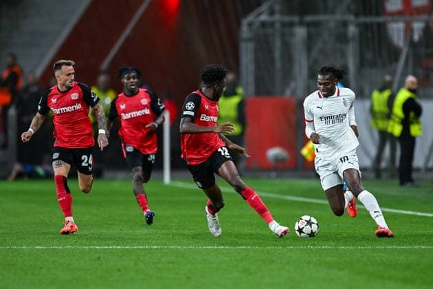 01 10 2024, Football, Champions League, Matchday 2, Season 2024 2025, Bayer 04 Leverkusen AC Milan, Edmond Tapsoba Bayer Leverkusen , Rafael Leao AC Milan xRHR PHOTO TKx Copyright: RHR-FOTOx RHR-FOTO TK