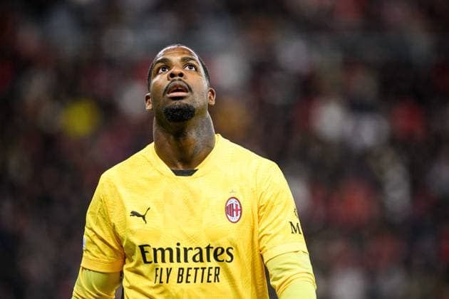 LEVERKUSEN, GERMANY - 1 OCTOBER, 2024: Mike Maignan, The UEFA Champions League match between Bayer 04 Leverkusen vs AC Milan at BayArena  Copyright: xVItaliixKliuievx