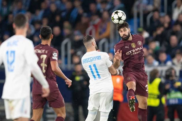 Josko Gvardiol in the hean to head battle during UEFA Champions league match, SK Slovan Bratislava - Manchester City , 01. october 2024 Copyright: xMICHALxFAJT,ZOSPORTU.SKx DSC_2664