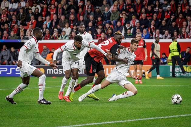 UEFA Champions League, Bayer 04 Leverkusen AC Milan 01 10 2024 Victor Boniface Bayer 04 Leverkusen, 22 keeps the defense around Matteo Gabbia AC Milan, 46 UEFA Champions League, Bayer 04 Leverkusen AC Milan, Matchday 2 on 01 10 2024 at BayArena in Leverkusen Copyright: xBEAUTIFULxSPORTS AxelxKohringx