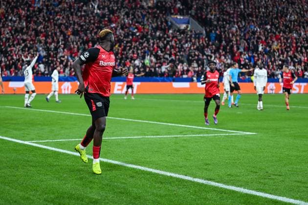01 10 2024, Football, Champions League, Matchday 2, Season 2024 2025, Bayer 04 Leverkusen AC Milan, Victor Boniface Bayer Leverkusen looks to the referee xRHR PHOTO TKx Copyright: RHR-FOTOx RHR-FOTO TK