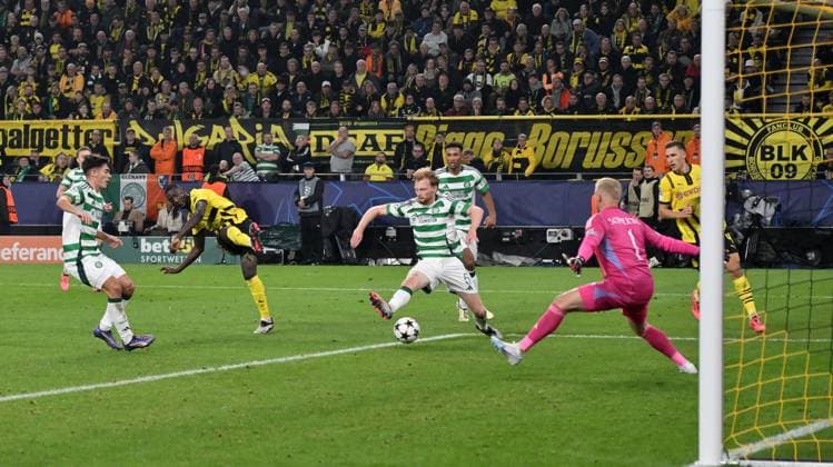 Serhou Guirassy Borussia Dortmund , 2 v li , scores the goal for 6 1 01 10 2024, Football UEFA Champions League 2024 25, Matchday 2 Borussia Dortmund Celtic Glasgow Dortmund Signal Iduna Park Nordrhein Westfalen Germany Team2