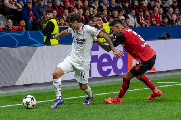 01 10 2024, Football UEFA Champions League, Season 2024 2025, Matchday 2, Bayer 04 Leverkusen AC Milan at the BayArena in Leverkusen duel between Christian Pulisic AC Milan, 11 and Piero Hincapie Bayer 04 Leverkusen, 03 Photo Kirchner Media TH Copyright: xKirchner-Media THx