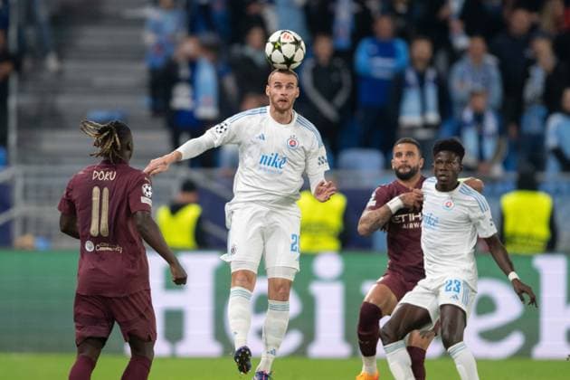 Lukas Pauschek in the head to head battle during UEFA Champions league match, SK Slovan Bratislava - Manchester City , 01. october 2024 Copyright: xMICHALxFAJT,ZOSPORTU.SKx DSC_2859