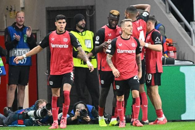 Victor Boniface Leverkusen 22 celebrates with the team after scoring the 1 0 goal 01 10 2024 Soccer Champions League, Bayer Leverkusen vs AC Milan, BayArena, Leverkusen, NRW Germany Copyright: xpepphotox xHorstxMauelshagenx pep00321, pep_20241001_hm_1017