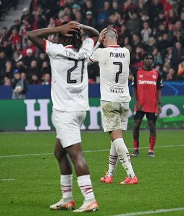 01 10 2024, xjhx, Football UEFA Champions League, Bayer 04 Leverkusen AC Milan emspor, v l Samuel Chukwueze AC Milan , Alvaro Morata AC Milan disappointed, disappointed looking, dissapointed UEFA REGULATIONS PROHIBIT ANY USE OF PHOTOGRAPHS as IMAGE SEQUENCES and or QUASI VIDEO Leverkusen