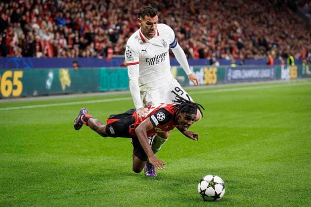 UEFA Champions League, Bayer 04 Leverkusen AC Milan 01 10 2024 Theo AC Milan, 19 fouls Jeremie Frimpong Bayer 04 Leverkusen, 30 UEFA Champions League, Bayer 04 Leverkusen AC Milan, Matchday 2 on 01 10 2024 at BayArena in Leverkusen Copyright: xBEAUTIFULxSPORTS AxelxKohringx