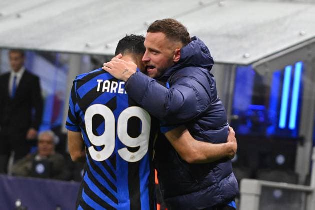 1st October 2024; Stadio San Siro, Milan, Italy, UEFA Champions League Football, Inter Milan versus Red Star Belgrade; Mehdi Taremi of FC Inter celebrates after scoring the goal for 1-0 in the 81st minute  ActionPlus12698813 AllShotLive