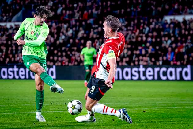 Sporting Club Portugal forwarder Francisco Trincao, PSV Eindhoven forwarder Luuk de Jong, during the match PSV Sporting CP at the Philips stadium for the UEFA Champions League phase matchday 2 season 2024 2025 in EINDHOVEN, Netherlands on 1 october 2024, photo by Marcel van Dorst EYE4images DeFodi Images Defodi 746 192131 Defodi-746