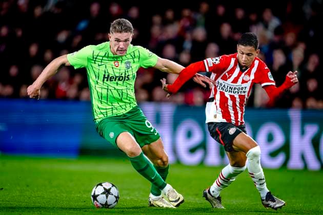 Sporting Club Portugal forwarder Viktor Gyokeres, PSV Eindhoven defender Mauro Junior, during the match PSV Sporting CP at the Philips stadium for the UEFA Champions League phase matchday 2 season 2024 2025 in EINDHOVEN, Netherlands on 1 october 2024, photo by Marcel van Dorst EYE4images DeFodi Images Defodi 746 192123 Defodi-746