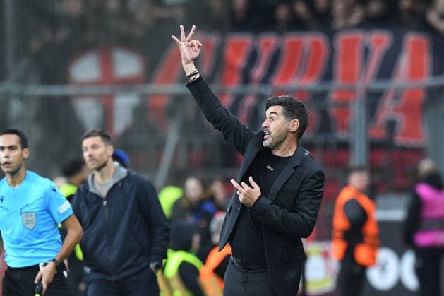 Coach Paulo Fonseca AC Milan gives instructions GER, Bayer 04 Leverkusen vs AC Milan, Football, UEFA Champions League, Matchday 10, Season 2024 2025, 11 10 2024 DFL REGULATIONS PROHIBIT ANY USE OF PHOTOGRAPHS AS IMAGE SEQUENCES AND OR QUASI VIDEO GER, Bayer 04 Leverkusen vs AC Milan, Football, UEFA Champions League, Matchday 10, Season 2024 2025, 11 10 2024 Leverkusen Copyright: xEibner-Pressefoto ThomasxThienelx EP_TTL
