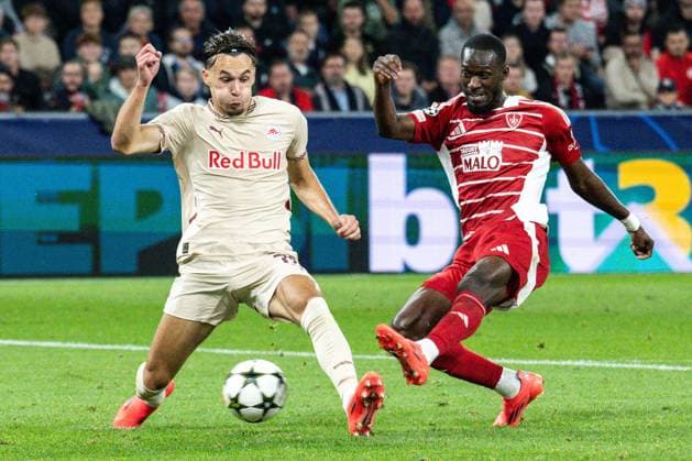 FC Red Bull Salzburg VS. Stade Brestois 29 - Champions League PHOTOPQR OUEST FRANCE Guillaume Saligot ; Kleßheim ; 01 10 2024 ; Football - Ligue des Champions ( LDC ) - J2 - RB Salzburg VS. Stade Brestois 29 ( SB29 Brest ) au stade Red Bull Arena de Kleßheim ( Autriche ). Ici Abdallah Sima ( Stade Brestois ) marque son premier but de la soiree . Photo : Guillaume Saligot Ouest-France Kleßheim France  Copyright: xPHOTOPQR OUESTxFRANCE MAXPPPxGuillaumexSaligotx 20241001OFR5210 20241001OFR5210