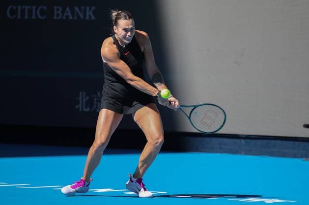 (241002) -- BEIJING, Oct. 2, 2024 -- Aryna Sabalenka of Belarus hits a return during the Women s Singles Round of 16 match between Aryna Sabalenka of Belarus and Madison Keys of the United States at the 2024 China Open tennis tournament in Beijing, capital of China, Oct. 2, 2024. (Photo by Xinhua) (SP)CHINA-BEIJING-TENNIS-CHINA OPEN-WOMEN S SINGLES (CN) ChangxNengjia 