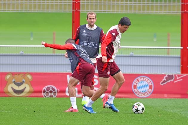 from l 22 Raphael Adelino Jose Guerreiro, 9 Harry Kane, 3 Minjae Kim, action, duel, soccer final training FC Bayern Munich before UEFA Champions League match against Aston Villa 01 09 2024 Training ground, Säbenerstr PHOTO Mladen Lackovic LakoPress