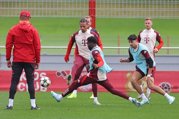 from left coach Vincent Kompany, 10 Leroy Sane, 19 Alphonso Davies, 9 Harry Kane, 45 Aleksandar Pavlovic, 6 Joshua Kimmich, action, duel, football final training FC Bayern Munich before UEFA Champions League match against Aston Villa 01 09 2024 training ground, Säbenerstr PHOTO Mladen Lackovic LakoPress