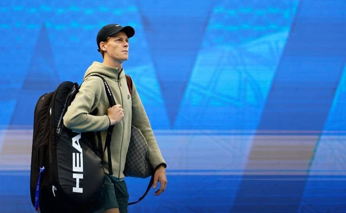 (241002) -- BEIJING, Oct. 2, 2024 -- Jannik Sinner of Italy walks into the court ahead of the Men s Singles Final between Jannik Sinner of Italy and Carlos Alcaraz of Spain at the 2024 China Open tennis tournament in Beijing, capital of China, Oct. 2, 2024. ) (SP)CHINA-BEIJING-TENNIS-CHINA OPEN-MEN S SINGLES-FINAL (CN) WangxLili 