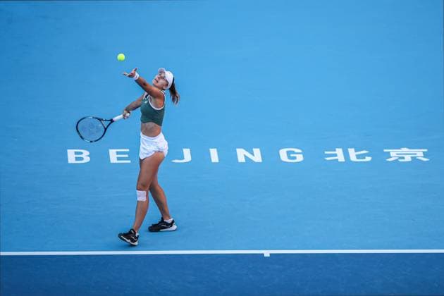 (241002) -- BEIJING, Oct. 2, 2024 -- Magda Linette serves during the women s singles round of 16 match between Magda Linette of Poland and Mirra Andreeva of Russia at 2024 China Open tennis tournament in Beijing, capital of China, Oct. 2, 2024. (Photo by Xinhua) (SP)CHINA-BEJING-TENNIS-CHINA OPEN-WOMEN S SINGLES (CN) ChangxNengjia 