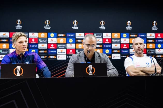 241002 Jens Stryger Larsen and Head coach Henrik Rydström of Malmö FF during a press conference with Malmö FF on October 2, 2024 in Baku Photo Petter Arvidson BILDBYRAN kod PA PA0890 fotboll football soccer fotball uefa europa league presskonferens press conference malmö ff bbeng  Copyright: PETTERxARVIDSON BB241002PA030