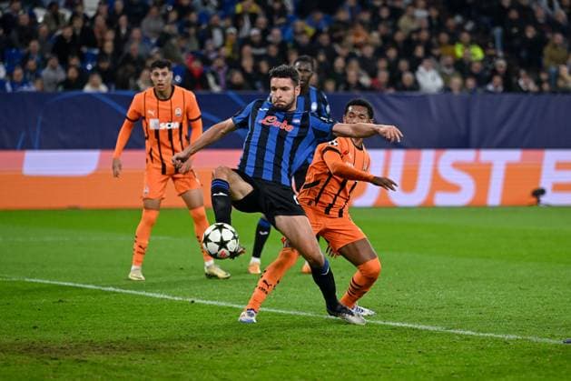 02 10 2024, Football, Champions League, Matchday 2, Season 2024 2025, Shakhtar Donetsk Atalanta Bergamo, Berat Djimsiti Atalanta Bergamo scores the 1-0 goal for Bergamo xRHR PHOTO TKx Copyright: RHR-FOTOx RHR-FOTO TK