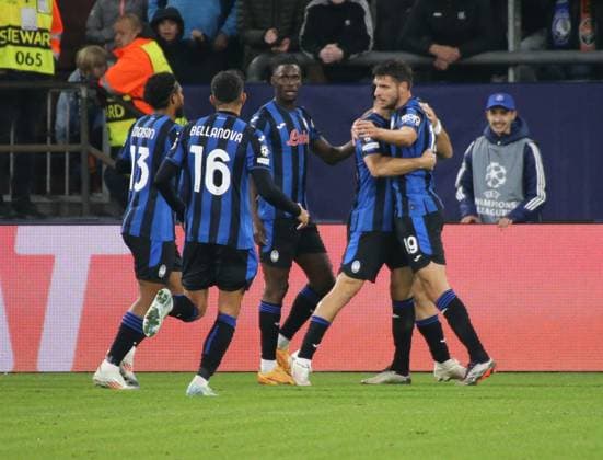 02 10 2024, xgrfx, Football UEFA Champions League, Shakhtar Donetsk Atalanta Bergamo emspor, v l Tor, Berat Djimsiti Atalanta Bergamo DFL DFB REGULATIONS PROHIBIT ANY USE OF PHOTOGRAPHS as IMAGE SEQUENCES and or QUASI VIDEO Gelsenkirchen