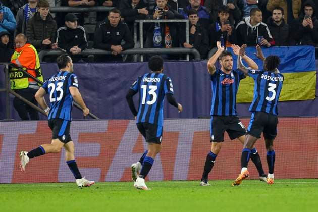 Gelsenkirchen, Germany, 02 10 24 Berat Dijmsiti Atalanta Bergamo celebrates with his team after scoring the 0 1 goal during the Champions League match between FC Shakhtar Donetsk and Atalanta Bergamo at the Arena auf Schalke Gelsenkirchen Arena auf Schalke North Rhine Westphalia Germany Copyright: xBrauer-Fotoagenturx xAdrianxSchlx