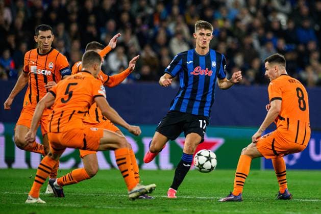 GELSENKIRCHEN, GERMANY - 2 OCTOBER, 2024: Charles De Ketelaere, The UEFA Champions League match between FC Shakhtar Donetsk vs Atalanta BC Bergamo at Veltins Arena  Copyright: xVItaliixKliuievx