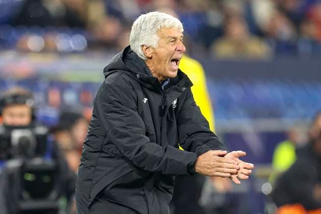Gelsenkirchen, Germany, 02 10 24 Coach Gian Piero Gasperini Atalanta Bergamo gestures, gestures during the Champions League match between FC Shakhtar Donetsk vs Atalanta Bergamo at the Arena auf Schalke Gelsenkirchen Arena auf Schalke North Rhine Westphalia Germany Copyright: xBrauer-Fotoagenturx xAdrianxSchlx
