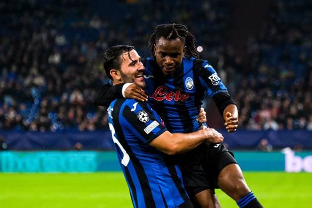 Sead Kolasinac Atalanta Bergamo, 23 and Ademola Lookman Atalanta Bergamo, 11 celebrate the goal for 0 2, GER, Shakhtar Donetsk vs Atalanta Bergamo, Football, UEFA Champions League, Matchday 2, 2024 2025 season, 02 10 2024 GER, Shakhtar Donetsk vs Atalanta Bergamo, Football, UEFA Champions League, Matchday 2, 2024 2025 season, 02 10 2024 Gelsenkirchen Copyright: xEibner-Pressefoto FlorianxWieganx EP_FWD