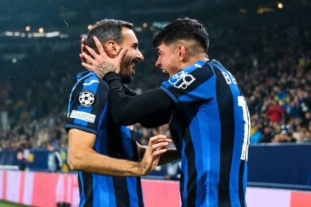 Raoul Bellanova Atalanta Bergamo, 16 and Davide Zappacosta Atalanta Bergamo, 77 celebrate the goal for 0 3, GER, Shakhtar Donetsk vs Atalanta Bergamo, Football, UEFA Champions League, Matchday 2, Season 2024 2025, 02 10 2024 GER, Shakhtar Donetsk vs Atalanta Bergamo, Football, UEFA Champions League, Matchday 2, Season 2024 2025, 02 10 2024 Gelsenkirchen Copyright: xEibner-Pressefoto FlorianxWieganx EP_FWD