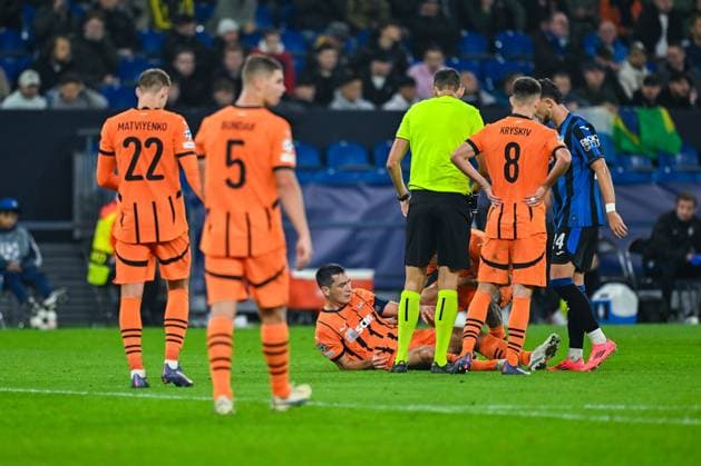 02 10 2024, Football, Champions League, Matchday 2, Season 2024 2025, Shakhtar Donetsk Atalanta Bergamo, Taras Stepanenko Shakhtar Donetsk has to be substituted due to injury, xRHR PHOTO TKx Copyright: RHR-FOTOx RHR-FOTO TK