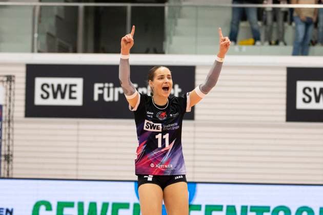 1 Volleyball Bundesliga Women Schwarz Weiss Erfurt vs Dresdner SC Erfurt 02 10 2024 Mia Anna Stauß 11 Schwarz Weiss Erfurt 1 Volleyball Bundesliga Women Schwarz Weiss Erfurt vs Dresdner SC Riethsporthalle Erfurt 02 10 2024 Copyright: xBEAUTIFULxSPORTS Duehringx