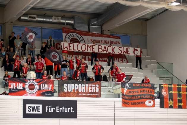 1 Volleyball Bundesliga Women Schwarz Weiss Erfurt vs Dresdner SC Erfurt 02 10 2024 Dresden Fans 1 Volleyball Bundesliga Women Schwarz Weiss Erfurt vs Dresdner SC Riethsporthalle Erfurt 02 10 2024 Copyright: xBEAUTIFULxSPORTS Duehringx