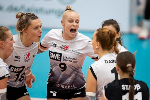 1 Volleyball Bundesliga Women Schwarz Weiss Erfurt vs Dresdner SC Erfurt 02 10 2024 Cheers, Schwarz Weiß Erfurt 1 Volleyball Bundesliga Women Schwarz Weiss Erfurt vs Dresdner SC Riethsporthalle Erfurt 02 10 2024 Copyright: xBEAUTIFULxSPORTS Duehringx