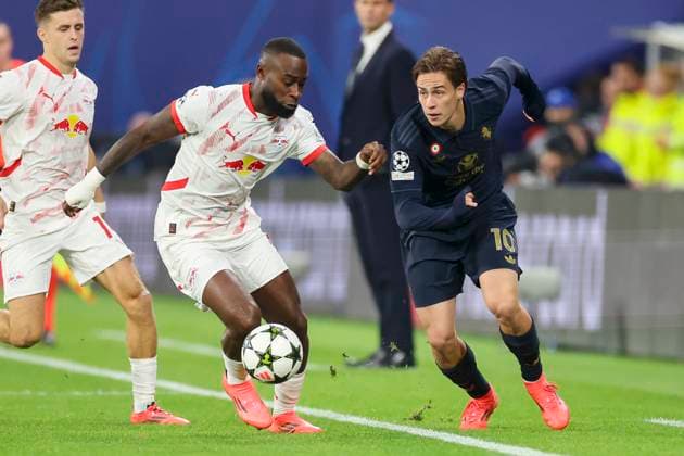 Lutsharel Geertruida RB Leipzig and Kenan Yildiz Juventus FC battle for the ball, UEFA Champions League 2024 25 League Phase MD2, RB Leipzig v Juventus, Red Bull Arena on 02 October 2024 in Leipzig, Germany Photo by Marco Steinbrenner DeFodi Images Lutsharel Geertruida RB Leipzig and Kenan Yildiz Juventus FC battle for the ball, UEFA Champions League 2024 25 League Phase MD2, RB Leipzig v Juventus, Red Bull Arena Leipzig , October 2, 2024 in Leipzig, Germany Photo by Marco Steinbrenner DeFodi Images Defodi 700 leipzig juve 20241002 007 Defodi-700