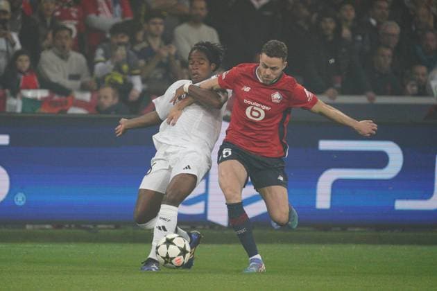 Endrick of Real Madrid and Gabriel Gudmundsson of Lille Lille v Real Madrid, UEFA Champions League, Group Stage, Football, Pierre Mauroy Stadium, Lille, France, 02 Oct 2024 EDITORIAL USE ONLY No use with unauthorised audio, video, data, fixture lists, club league logos or live services. Online in-match use limited to 120 images, no video emulation. No use in betting, games or single club league player publications. Copyright: xDavexWinter Shutterstockx 14750773ac