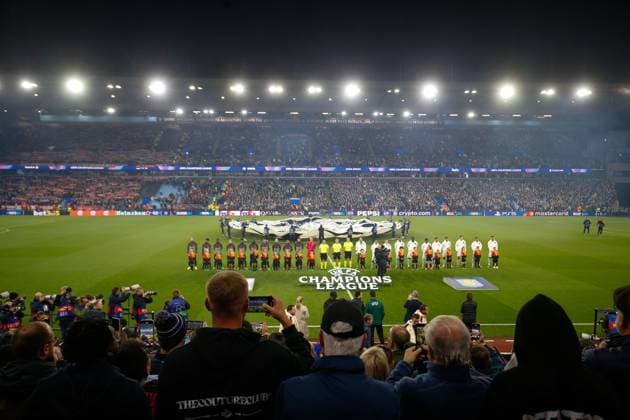 The two teams stand for the Champions League anthem Aston Villa v Bayern Munich, Football, UEFA Champions League, Villa Park, Birmingham, UK - 02 10 2024 Editorial use only  Copyright: xMattxImpey Shutterstockx 14752829ah