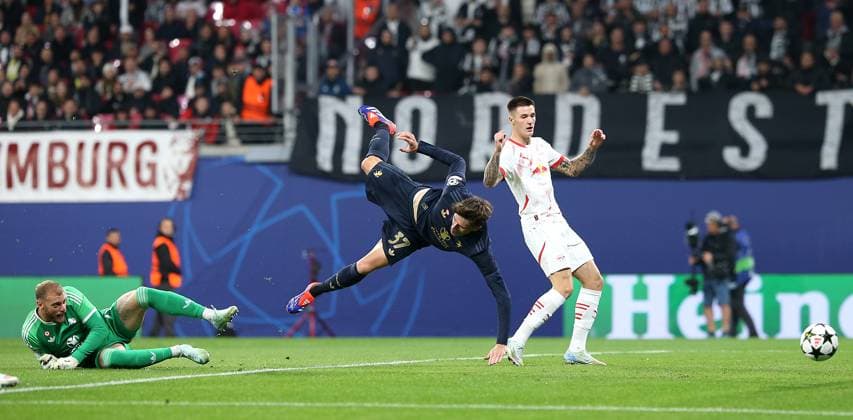 02 10 2024, Football UEFA Champions League 2024 2025, Matchday 2, RB Leipzig Juventus Turin, at Red Bull Arena Leipzig L R Goalkeeper Michele Di Gregorio Juventus Turin and Nicolo Savona Juventus Turin vs Benjamin Sesko RB Leipzig DFL and DFB regulations prohibit any use of photographs as image sequences and or quasi video