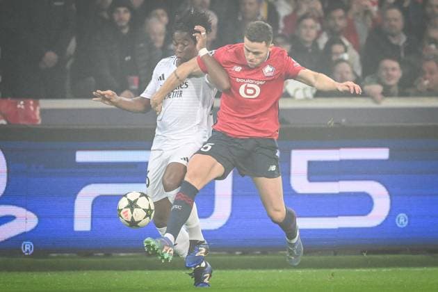 October 2, 2024, Villeneuve-D ascq, France, France: Endrick FELIPE MOREIRA DE SOUSA of Real Madrid and Gabriel GUDMUNDSSON of Lille during the UEFA Champions League, League Phase MD2 match between Lille OSC (LOSC) and Real Madrid at Pierre Mauroy Stadium on October 02, 2024 in Villeneuve-d Ascq near Lille, France. Villeneuve-D ascq France - ZUMAm308 20241002_zsp_m308_003 Copyright: xMatthieuxMirvillex