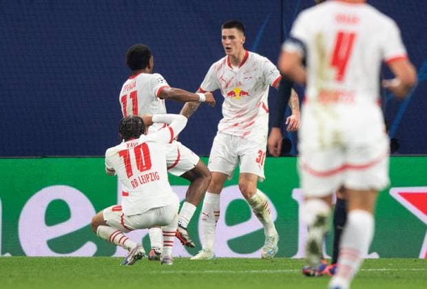 Football, Men, Season 2024 2025, Champions League League Phase, Matchday 2 , RB Leipzig Juventus Turin, f l Xavi Simons RB Leipzig , Lois Openda RB Leipzig , Benjamin Sesko RB Leipzig , Willi Orban RB Leipzig , Cheering after scoring 1 0, 02 10 2024, Copyright: xSebastianxRäppold MatthiasxKochx