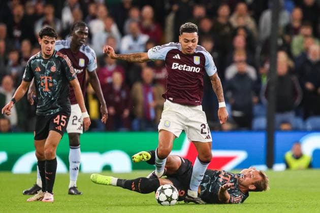 UEFA Champions League League Stage Aston Villa v Bayern Munich Harry Kane of Bayern Munich fouls Morgan Rogers of Aston Villa during the UEFA Champions League League Stage match Aston Villa vs Bayern Munich at Villa Park, Birmingham, United Kingdom, 2nd October 2024 (Photo by Gareth Evans News Images) Birmingham Villa Park West Midlands United Kingdom Copyright: xGarethxEvans NewsxImagesx