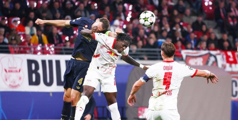 RB Leipzig Juventus Turin Champions League Leipzig, 02 10 2024, Red Bull Arena, Football, UEFA Champions League, Matchday 2 , RB Leipzig vs Juventus Turin , Pictured from left Manuel Locatelli 5, JUVE , Castello Lukeba 23, RB Leipzig , Willi Orban 4, RB Leipzig , For editorial use only Only editorial use , UEFA regulations prohibit any use of photographs as image sequences and or quasi video ,