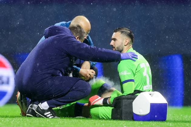 GNK Dinamo v AS Monaco - UEFA Champions League 2024 25 League Phase MD2 ZAGREB, CROATIA - OCTOBER 2: Dinamo Zagreb Goalkeeper Ivan Nevistic receives medical attention during UEFA Champions League 2024 25 League Phase MD2 match between GNK Dinamo v AS Monaco at Maksimir Stadion on October 2, 2024 in Zagreb, Croatia.  LukaxStanzl PIXSELL