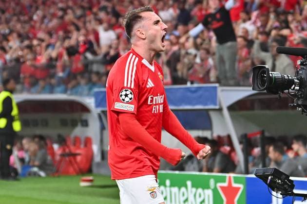 Portugal, Lisbon 2 October 2024 Uefa Champions League phase 2024 25 Matchday 2, S L Benfica Atletico de Madrid v l , Kerem Aktürkoglu S L Benfica Torjubel, Goal celebration, celebrate the goal Copyright: JoaquimxFerreira