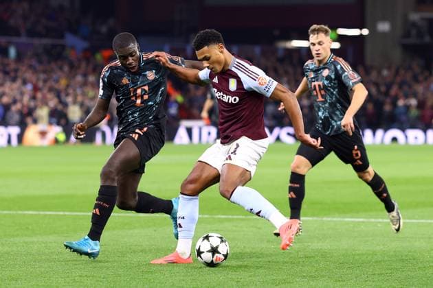Aston Villa gegen Bayern München 2. Oktober 2024, Aston UEFA Champions League Fußball Aston Villa gegen Bayern München Ollie Watkins von Aston Villa schießt Foto Jacques Feeney Abseits Aston UK  Copyright: xJacquesxFeeneyx xOffsidexOffside