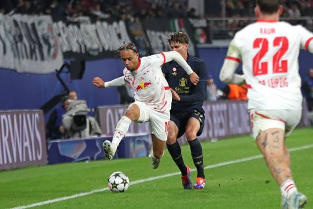 Champions League, Round of 16 RB Leipzig vs Juventus Turin, 02 10 24 Xavi Simons 10, RB Leipzig vs Nicolo Savona 37, Juventus Turin Football, UEFA Champions League, Season 2024 2025 RB Leipzig vs Juventus Turin on 02 10 24 at Red Bull Arena, Leipzig Copyright: xBEAUTIFULxSPORTS JanxKaeferx