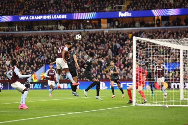 Ollie Watkins of Aston Villa heads towards goal Aston Villa v Bayern Munich, UEFA Champions League, Group Stage, Football, Villa Park, Birmingham, UK - 02 Oct 2024 EDITORIAL USE ONLY No use with unauthorised audio, video, data, fixture lists, club league logos or live services. Online in-match use limited to 120 images, no video emulation. No use in betting, games or single club league player publications. Copyright: xRyanxBrowne Shutterstockx 14750757bh
