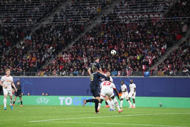 Champions League, round of 16 RB Leipzig vs Juventus Turin, 02 10 24 Dusan Vlahovic 9, Juventus Turin in the air Football, UEFA Champions League, 2024 2025 season RB Leipzig vs Juventus Turin on 02 10 24 at the Red Bull Arena, Leipzig Copyright: xBEAUTIFULxSPORTS JanxKaeferx